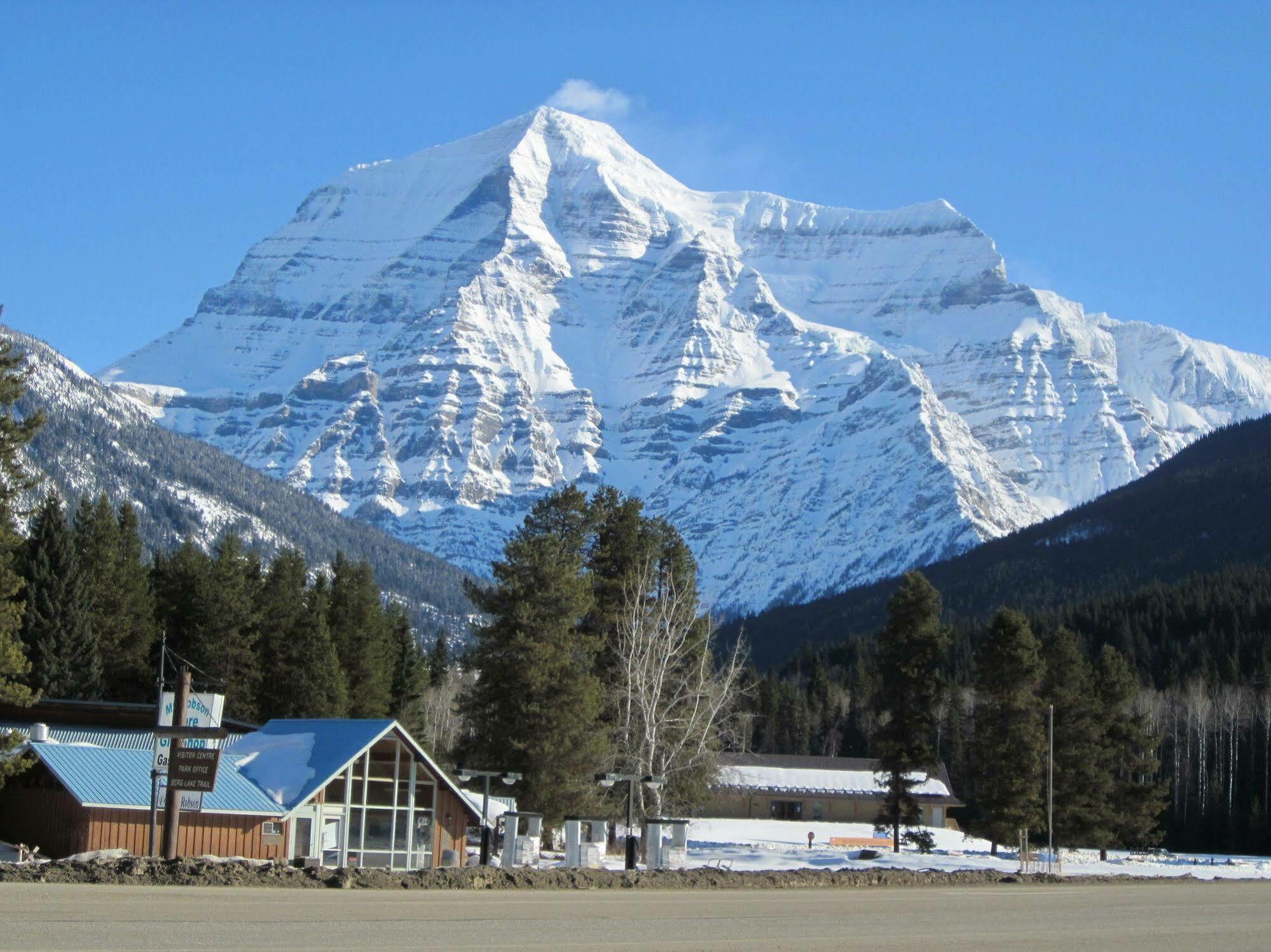 Heavens Edge Mountain Lodge Valemount Dış mekan fotoğraf
